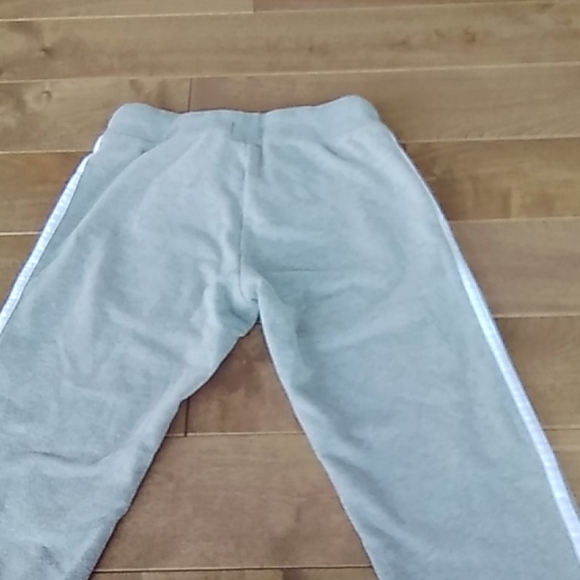 Jogging - Picture 4 of 4